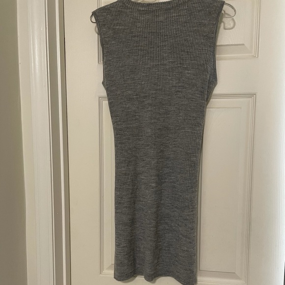 Grey knit sleeveless tunic - Picture 7 of 12